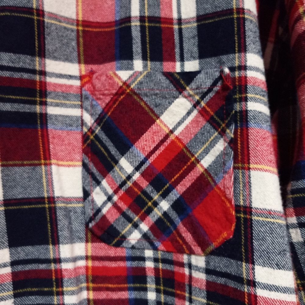 Richie Le Collection Flannel  - Picture 3 of 8